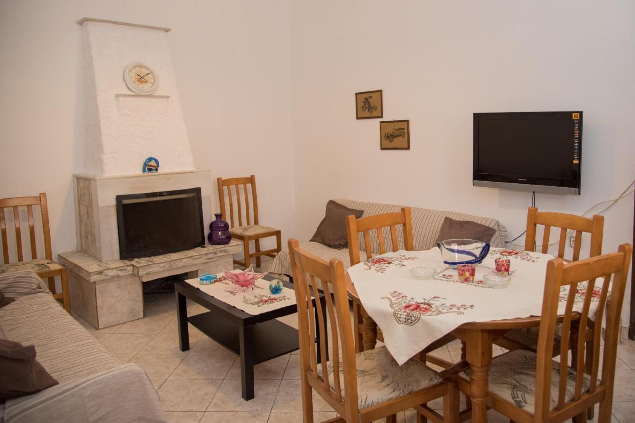 Sette Isole Countryside Apartment Athanion Bagian luar foto