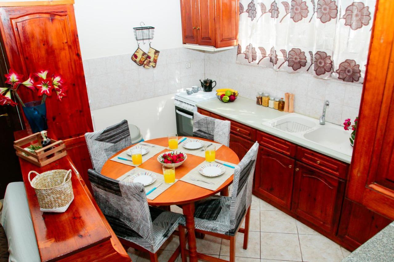 Sette Isole Countryside Apartment Athanion Bagian luar foto
